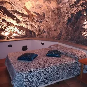https://casa-cueva-el-perucho.tenerifehoteles.net